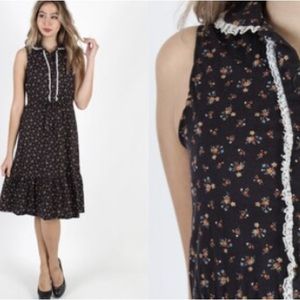 Vintage sleeveless prairie dress